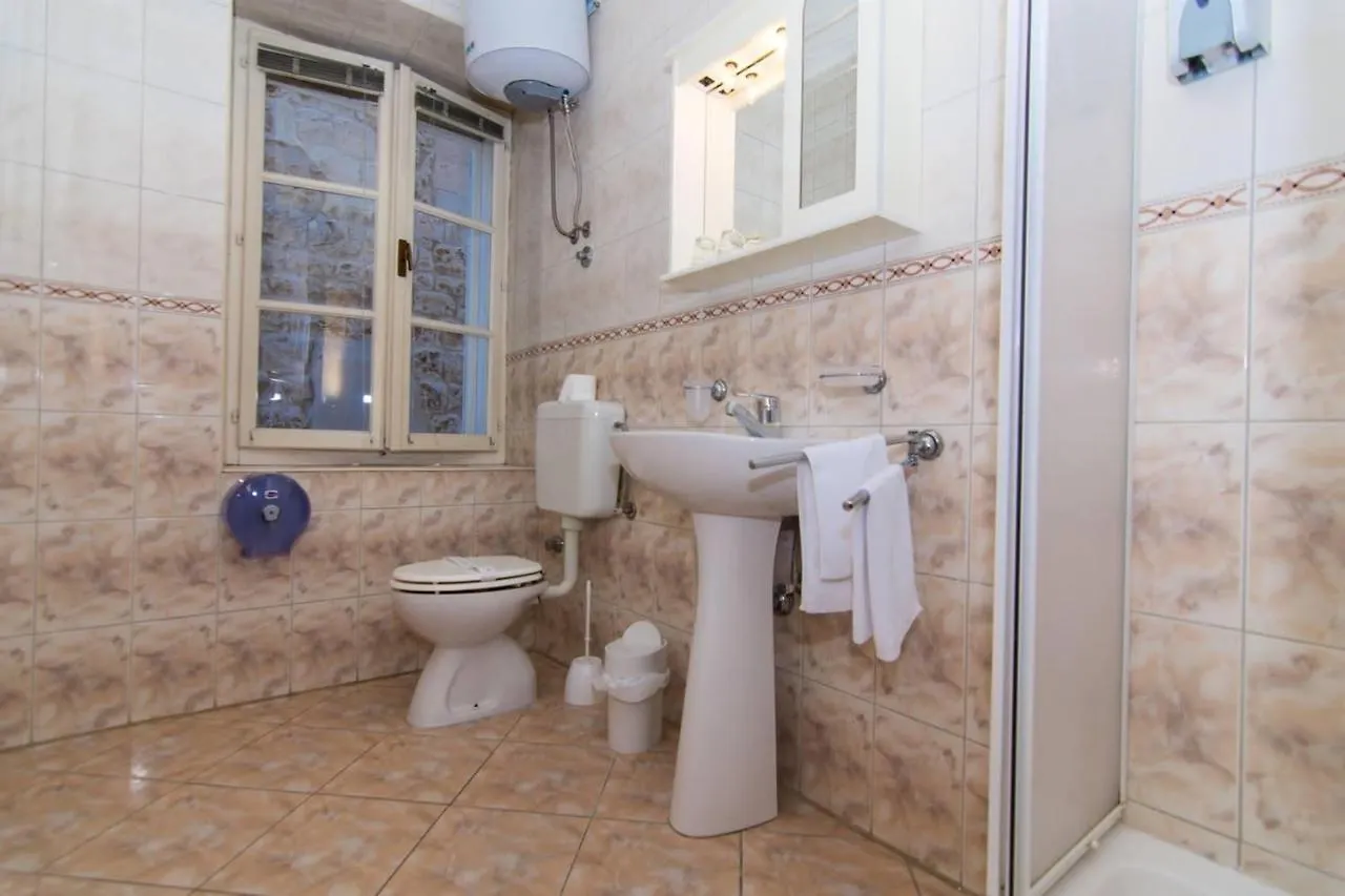 טרוגיר Villa Liza