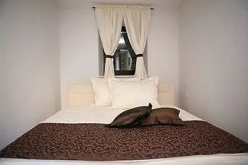 טרוגיר Villa Liza