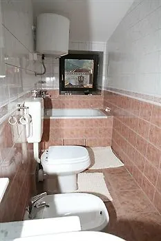 לינה וארוחת בוקר טרוגיר Villa Liza