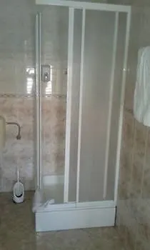 טרוגיר Villa Liza 3*,
