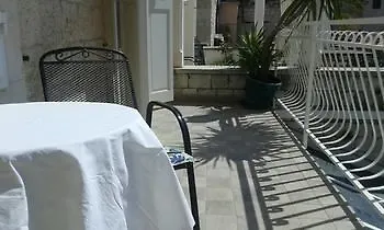 Villa Liza Trogir Bed & Breakfast